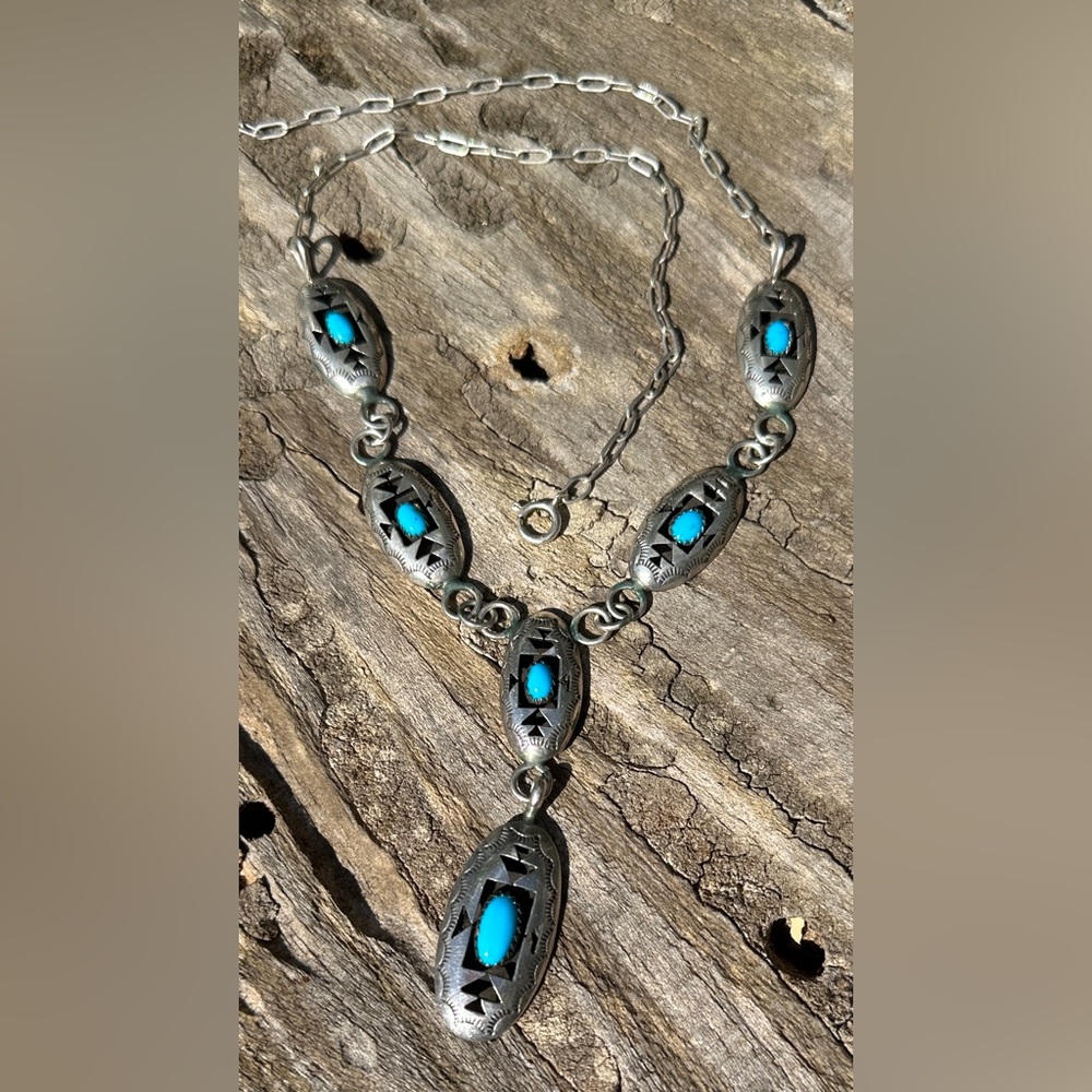 Beautiful handmade Vintage Signed Native American Necklace